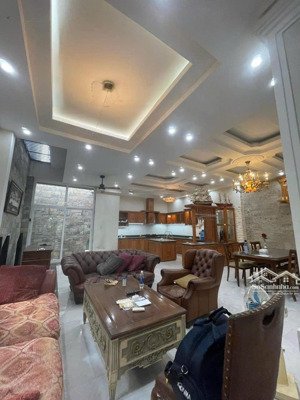 bán biệt thự vip 288m2 ở kdc d2d - võ thị sáu ,tp biên hoà,ngang 16m có thêm sân vườn đẹp.