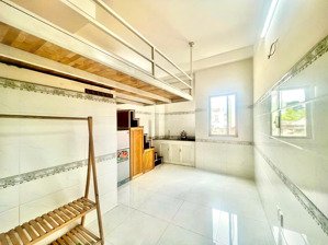 phòng cho thuê đầy đủ tiện nghi, cửa sổ thoáng, an ninh 4'' đi aeon tân phú