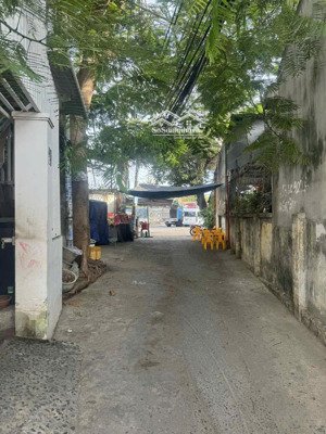 giá đầu tư: bán nhà cấp 4 lô góc có gác lửng đường oto cách đường phước long 20m. dt 43m 2ty600