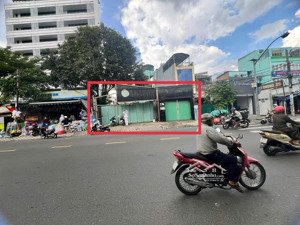 nguyên căn mặt tiền đường ung văn khiêm quận bình thạnh.