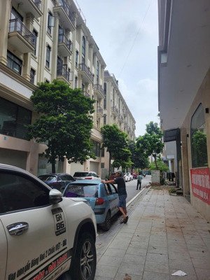 chính chủ cần bán đất dịch vụ vạn phúc - hà đông - dt 50m