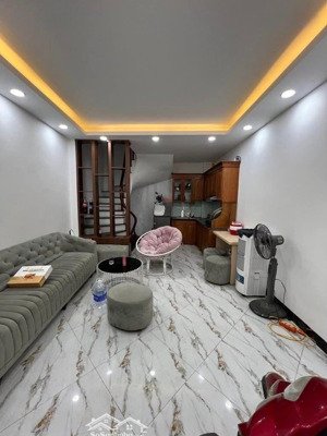 bán nhà la phù, vài bước chân ra phố, nhà đẹp, full nội thất, dt 36m2 x 5 tầng x giá 4.6 tỷ