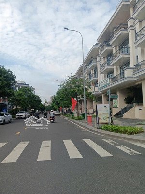 phòng cho thuê 1 triệu 650 full nt dành cho nam. kđt vạn phúc, thủ đức