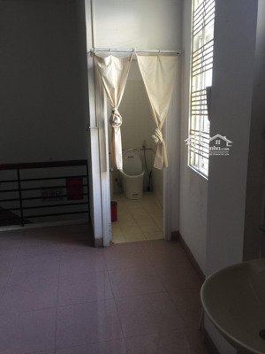 cho thuê nhà 5 tầng mt gần đống đa ! giá 21tr/ tháng
dt 60m x 5 tầng
công năng 6ph,6wc