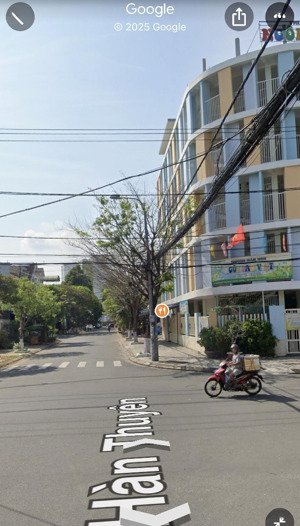 bán toà căn hộ hải châu.4 tâng 12 phòng,dòng tiền 400tr/năm.đường 7,5m.trung tâm hải châu.chính chủ