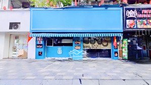 cho thuê nhà mt 31-33 trần hưng đạo q1 đối diện chợ bến thành ngang 9m