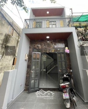 em xin giới thiệu tới quý anh chị em căn nhà hẻm xe hơi cách mặt tiền đường âu cơ 50m nhà mới alo e