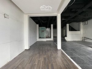 cho thuê nhà 3 tầng vị trí đắc địa gần cầu rồng ! quận hải châu . ngang#9m
dt 9x 18 x 3 tầng t