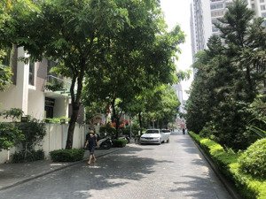 bán gấp nhà mặt phố ngụy như kon tum , p. thanh xuân, hn. 75 m2. chỉ 34 tỷ. quá rẻ!