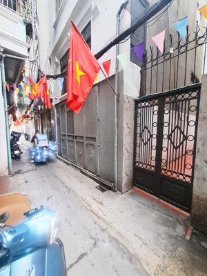 nhà phố ngọc khánh 42mx 4 tầng, mt4.9m, giá 12.99 tỷ