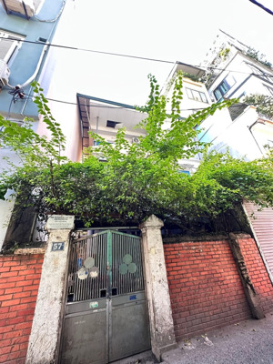 bán nhà cầu giấy 141m - mt8.4m - 38.5 tỷ - ô tô 16c đỗ cửa - kinh doanh-thông các ngả- sổ vuông đẹp