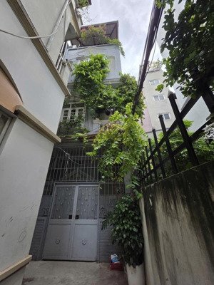 nhà đẹp hoàng hoa thám - 45m2- 4 tầng- lô góc 2 thoáng - nhỉnh 11 tỷ - cách phố 30m