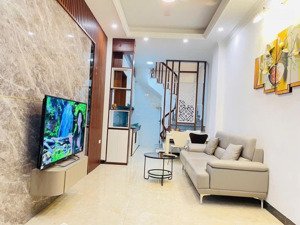 nhà đẹp vị trí siêu hiếm, cách ô tô 5m, vài phút ra hồ tây