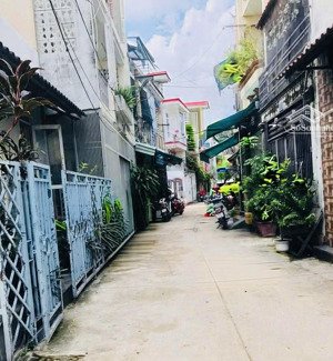 hẻm xe hơi tới cửa- 40m- 4tầng-3pn-phường 3-phạm văn hai-tân bình- nhỉnh 6tỷ.