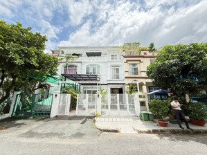 villa compound lk vườn gần tttm vivo city - trường quốc tế ssic - an ninh - yên tĩnh 24/7. em luân