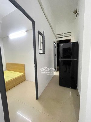 chính chủ cho thuê chdv 2pn ban công tách bếp sát vách đh văn lang ở ngay 7tr2-8tr4