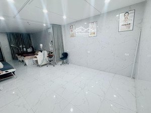 cho thuê nhà mặt phố đại cồ việt, dt 80m2, mt 4,5 m, tầng 1.