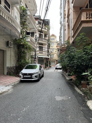 phân lô - lô góc - vỉa hè - ô tô tránh - quan nhân - cầu giấy - kd sầm uất - 33 tỷ