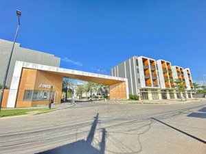 bán shophouse mặt tiền đường trịnh công sơn the standard bình dương