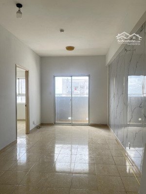 bán 1 căn góc hqc plaza giá chỉ 1.150tr, 61m2 - 2pn - 2wc, nhà trống nhận nhà ở ngay. lh 