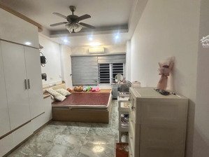 đỗ nhuận 3 bước chân ra công viên hoà bình dân xây kiên cố , ngõ thông , ô tô lùi cửa , hàng xóm