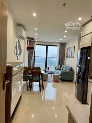 bán căn hộ 90m2 view hồ chung cư quân đội phố hoàng văn thái sổ đỏ nhà đẹp tầng đẹp ở ngay lô góc .