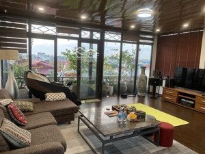 siêu biệt thự sân vườn, ngọc thụy, long biên. gara, thang máy, full đồ. dt170m, mt9m, giá 34 tỷ