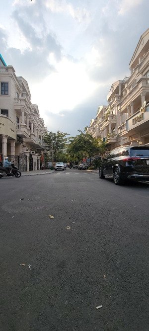 khu biệt thự cityland, ngang lớn 5m, 100m2, 5pn, 4 tầng, 1 hầm, 23 tỉ, phan văn trị, p10, gò vấp.