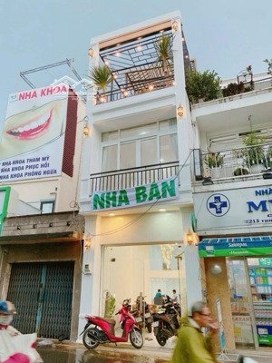 chủ chuyển về quê nên bán gấp căn 4x18, thuận tiện cho thuê kinh doanh
