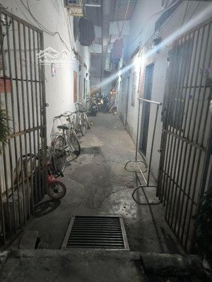 bán đất tặng 4 phòng trọ linh tây thủ đức- ngang 6m chỉ 5.6 tỷ