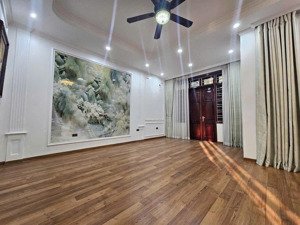 bán biệt thự tại vinaconex 2 trung văn nam từ liêm dt 142m2 4 t mt8.3m giá 33.9 tỷ tl