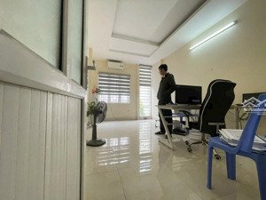 chính chủ cần bán (hoặc cho thuê) nhà định công thượng dt 45m2 4 tầng giá 8.6 tỷ, có thương lượng