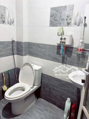 cần bán gấp căn nhà 3 tầng 3 mê kiệt lê đình lý-thạc gián-trung tâm thanh khê.