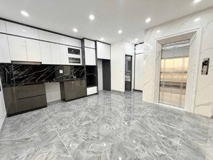 hàng hiếm - phân lô - ô tô - xuân thuỷ - 66m2 x 5 tầng x 8m mặt tiền - 21 tỷ view mipec