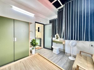 căn hộ penhuose tách bếp full nội thất, thang máy, rộng 27m2, gần sân vận động phú thọ quận 10