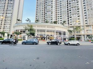 cần bán gấp shop m7 midtown (mặt tiền sông & sakura park). liên hệ: o902719786