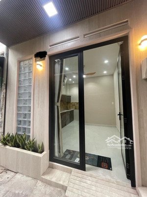 bán nhà 1 trệt 2 lầu ngay trung tâm q8 nhà mới dọn vào ở ngay