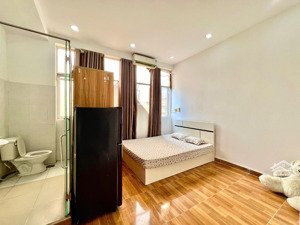 cho thuê studio 25m2 full nội thất cửa sổ 3ng2xe ngay tô hiến thành đh huflit bách khoa q10