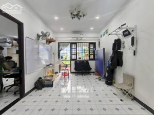 Bán chung cư Cách Mạng Tháng 8, 54m2, ngay mặt tiền Trương Chinh, Tân Bình, chỉ hơn 2 tỷ