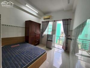 PHÒNG BAN CÔNG SIÊU XỊN XÒ NGAY CẠNH DH KINH TẾ Hồ Thị Kỷ Đầy đủ nội thất, tiện nghi Không chung chủ, giờ giấc tự do Bãi xe rộng rãi, ra vào vân tay Liên hệ 0787.53.124 để được tư vấn chi tiết