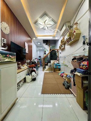 săn nhà giá rẻ! đường nguyễn thái sơn, gò vấp liền kề sân bay khu vực siêu vip chỉ 2 tỷ 150