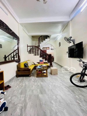 bán nhà pháo đài láng- cách ô tô 30m- trung tâm đống đa. 39m2. 6t. mt3.4m. 9,9 tỷ