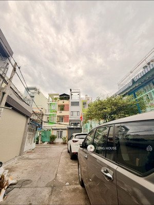 nhà hẻm oto, 75m2, sổ vuông đẹp, cách 3 căn ra mặt tiền, ngay chợ bà chiểu, gần cầu bông.