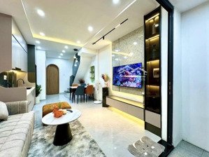 hết vốn kinh doanh bán nhà võ văn tần, phường 5, quận 3, giá 3 tỷ 200, diện tích 55m2, sổ sẵn