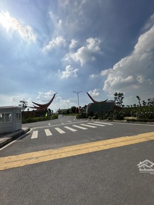 đất trung tâm ngô xuân quảng, trâu quỳ, ô tô tránh thông, kinh doanh dòng tiền, ngay trường đh nn.