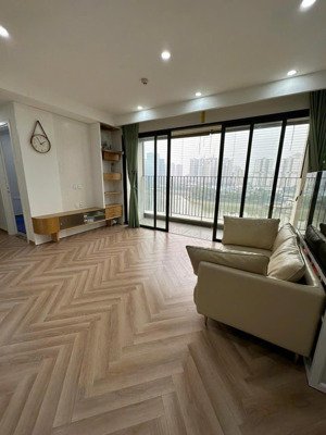 chính chủ cần bán gấp căn hộ 3pn2wc 83m tại vinhomes dcapital trần duy hưng, giá 8,8 tỷ