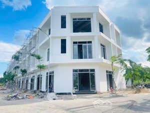 bán nhà 1 trệt 2 lầu trung tâm ngã bảy, mặt tiền lộ 26m, cạnh khu công nghiệp mới cần thơ