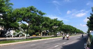 nhà 2 tầng mt lê văn hiến đường rộng 30m, 112,6m2, gần biển, giá rẻ