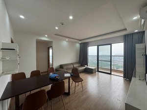 chính chủ bán căn 93m2. tầng trung, căn góc, full nội thất. cửa đb ban công tn.