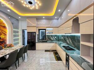 SIÊU PHẨM NHÀ PHỐ – FULL NỘI THẤT CAO CẤP – KDC HỒNG LOAN